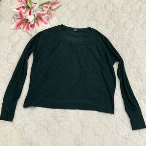 Beyond Yoga Deep Forest Green Heathered Long Sleeve Top